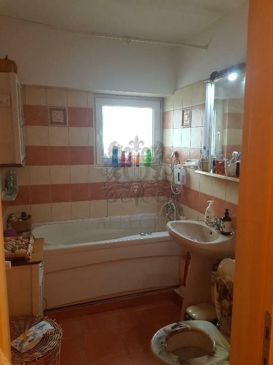 4 Camere | McDonalds Romana | Fara risc seismic | Metrou | Raritate - Poză 6