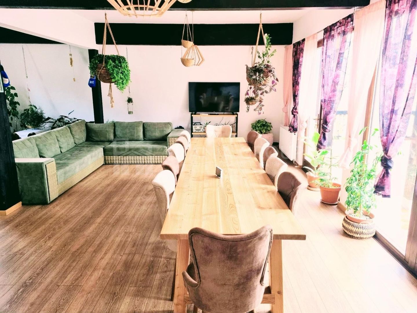 INVESTITIE Vila moderna + vila la rosu, teren 1480 padure - Poză 27