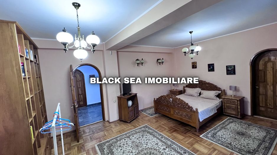 Vila 7 camere D+P+1+M - Gaze - 2 Garaje - 50m de plaja - Ocazie Unică - Poză 5