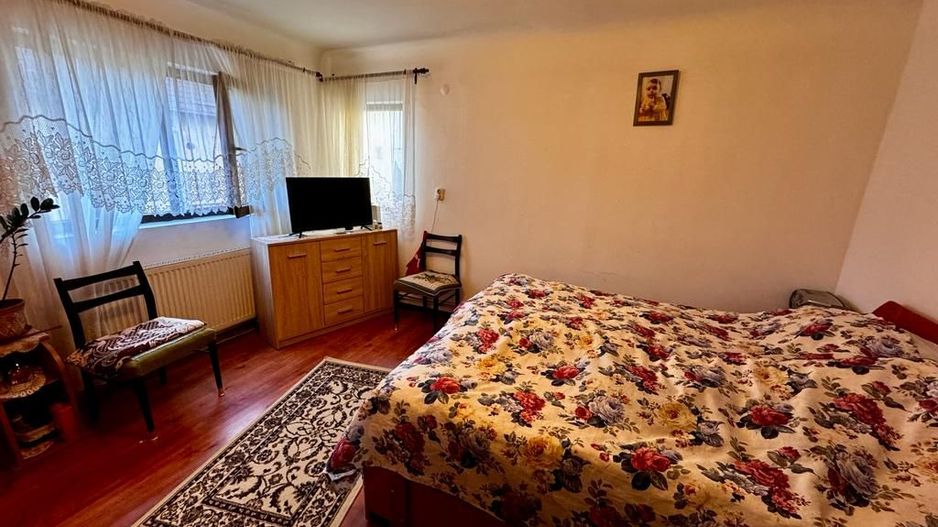 Vanzare casa ideal 2 familii padurea Romanesti - Poză 20