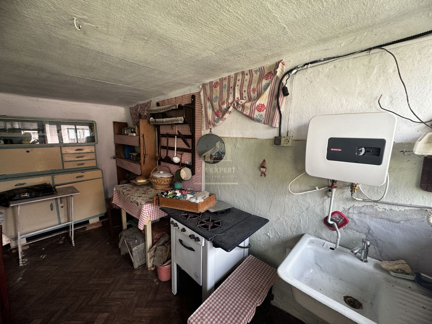 CASA 3 CAMERE, PLUS ANEXE, TEREN 2141 MP, BEREVOIESTI, ARGES - Poză 27