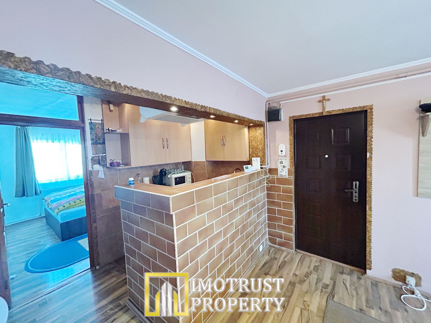 De vanzare apartament 3 camere/ Aradul Nou - Poză 3