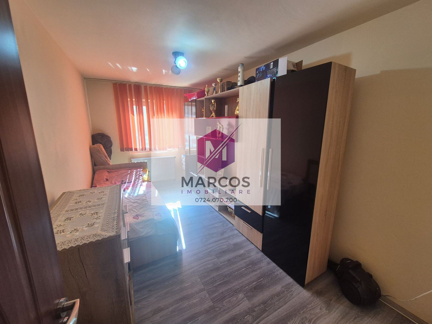 Vand apartament 3 camere Micro 3 - Poză 2