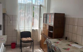 Apartament cu 3 camere – zona centrală - Poză 7