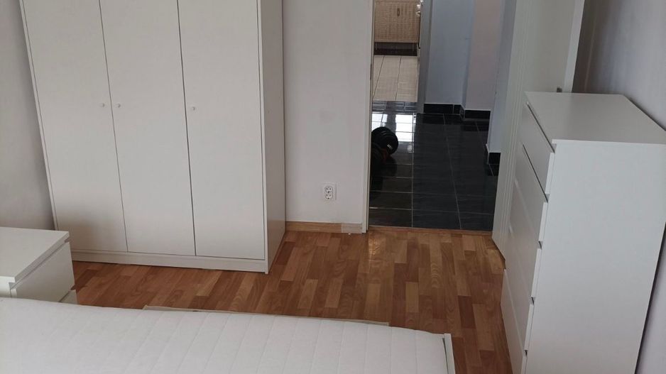 AP. 3 CAMERE RAHOVA, BUCATARIE INCHISA, MOBILAT/UTILAT COMPLET, BOILER - Poză 3