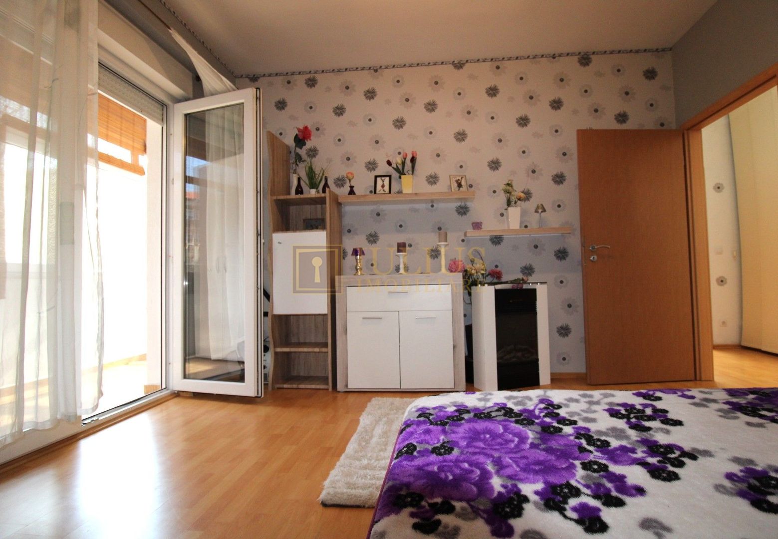 3 camere spatioase, 2 bai, balcon + loc de parcare cu acces controlat - Poză 11