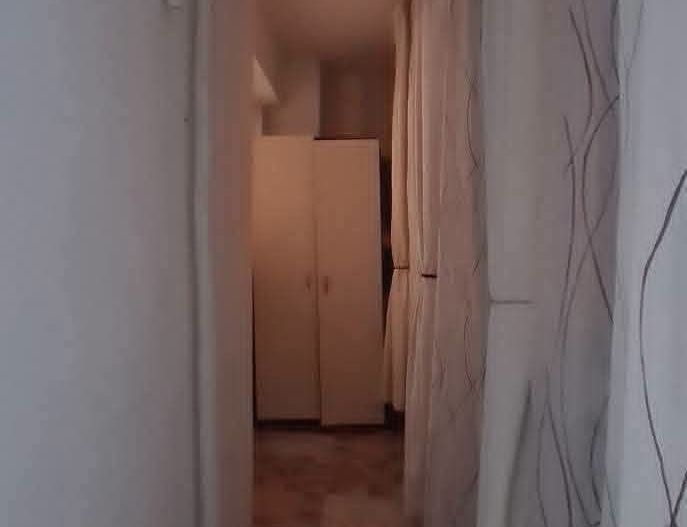 De vanzare apartament cu 2 camere, central, Bloc BR, et. 2, 76.000 euro - Poză 4