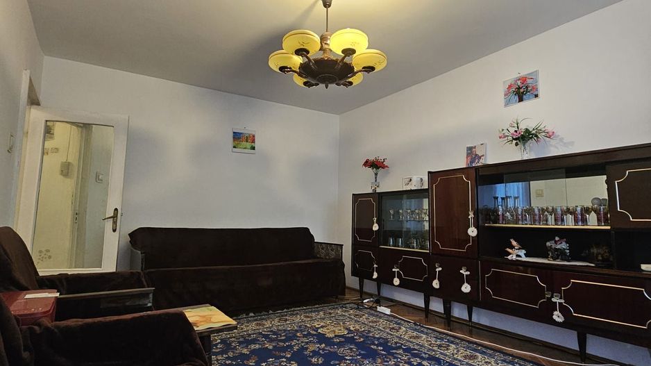 Apartament 3 camere- Lapus, zona Restaurant intim - Poză 4