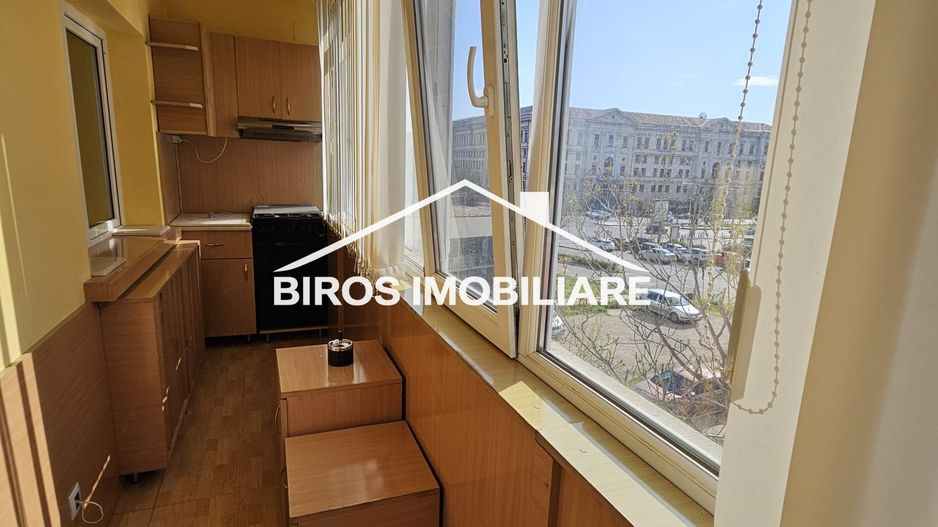 3 camere KFC - Universitate - Poză 8