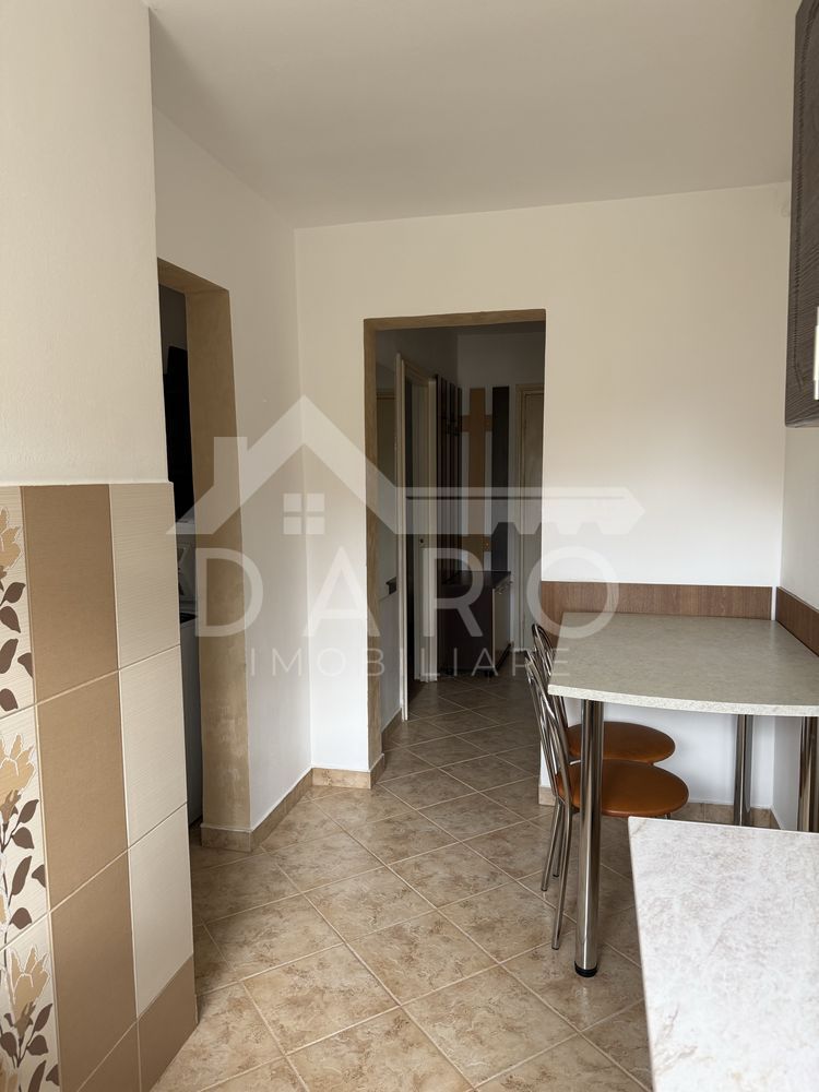 Apartament 2 camere decomandat, zona Aleea Cornisa - Poză 2