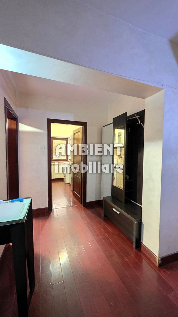 Apartament cu 3 camere transformat in 2 camere, etaj 1,  zona Ultracentral; - Poză 8