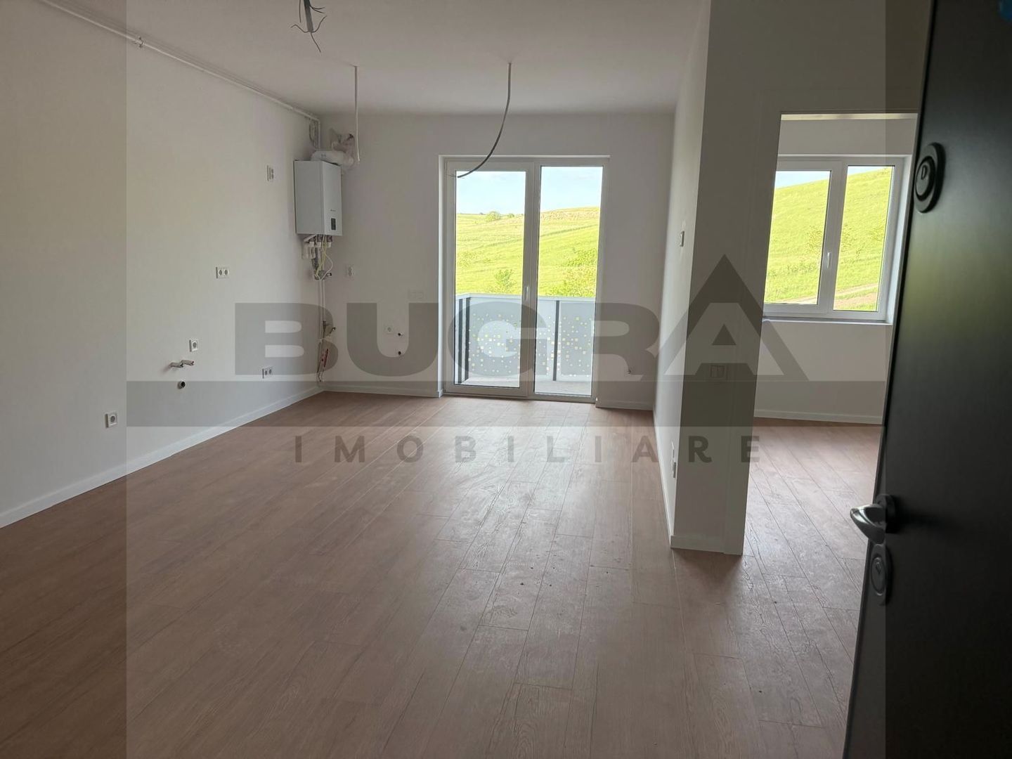 Apartament de 3 camere finisat, bloc nou, parcare, zona Penny Apahida - Poză 1