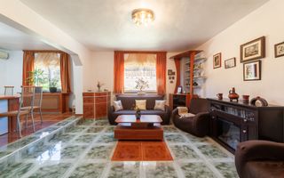 Casa visurilor cu 4000 mp livada roditoare si gradina Darmanesti-Arges - Poză 7