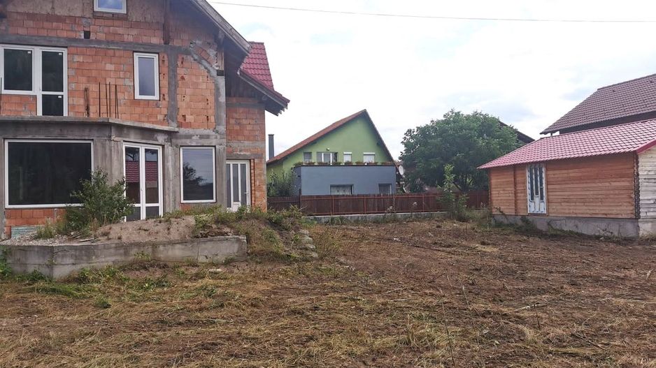 Casă la roșu de vânzare în Hărman, Cartierul Tineretului - Poză 2