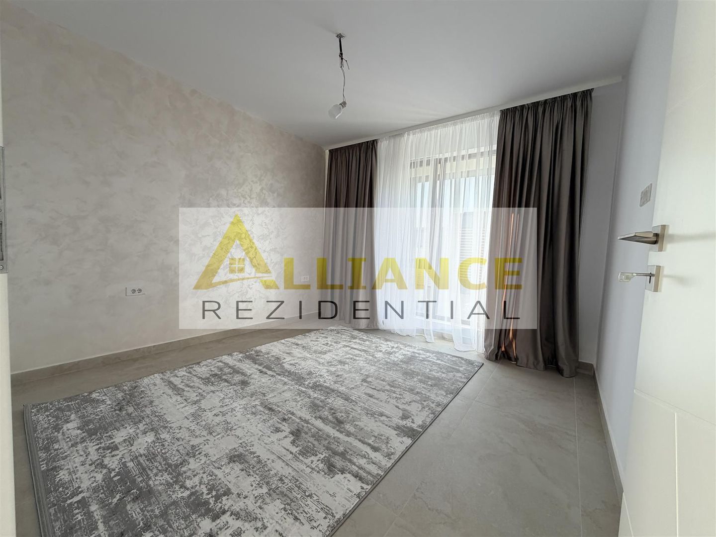 Casă individuală  5 camere 3 băi - Poză 4
