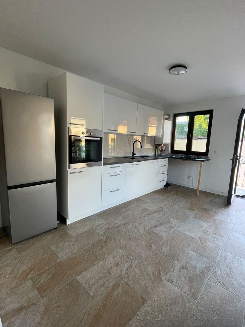 Apartament 3 Camere Spațios, Mobilat,  Curte și Balcon - Poză 7