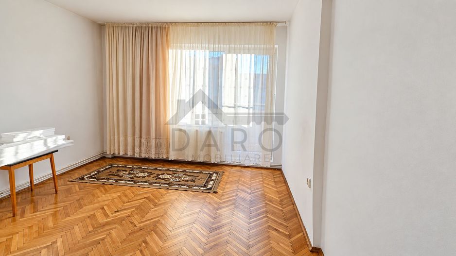 Vând apartament cu trei camere Tudor confort 1 - Poză 2