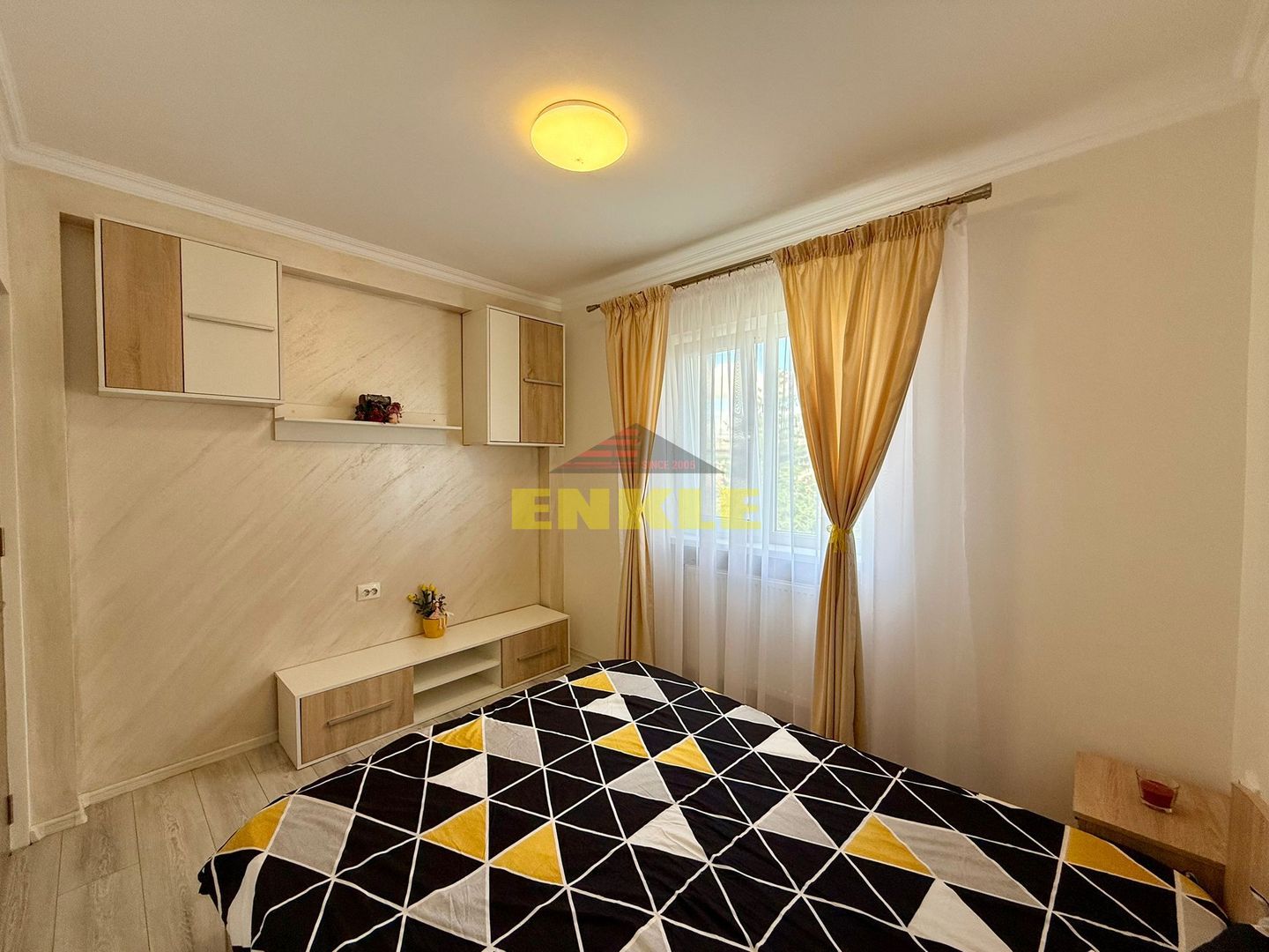 De inchiriat apartament cu 3 camere, zona Unirii. - Poză 3