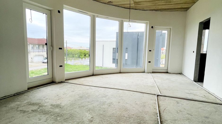 Casǎ de vânzare 7 camere P+E Sânmartin - Poză 9