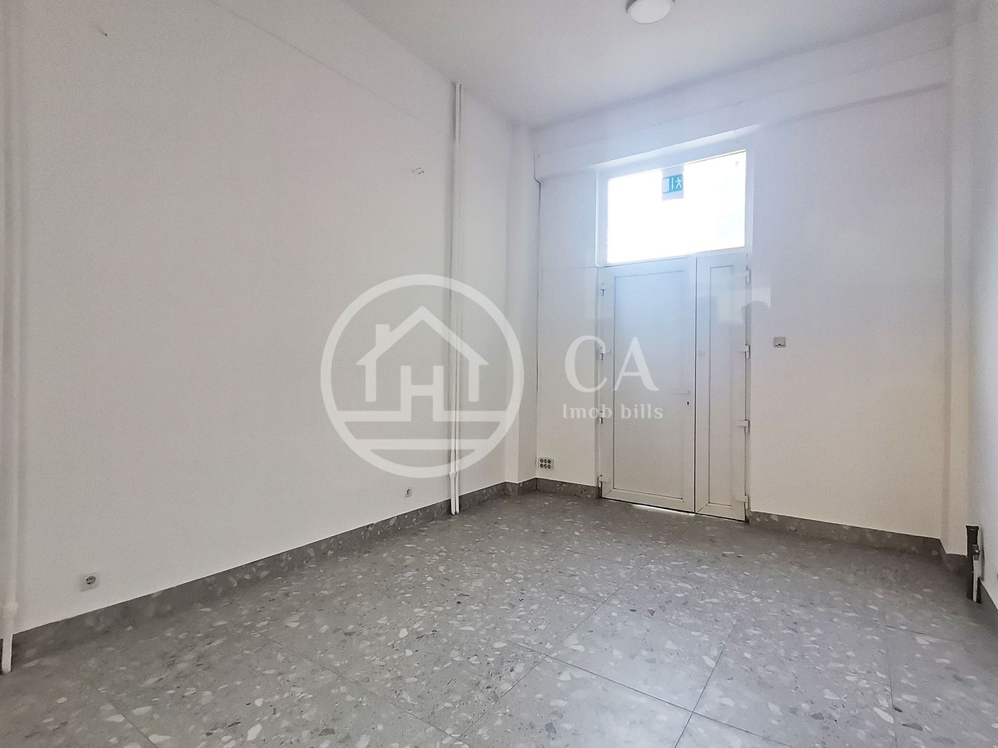 Spatiu comercial de inchiriat cu 3 camere in zona Decebal, Oradea - Poză 4