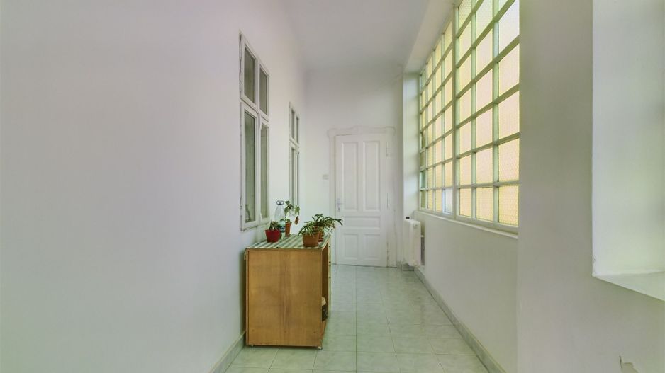 Casă individuală cu teren de 1100 mp și 3 apartamente în curte - Poză 17