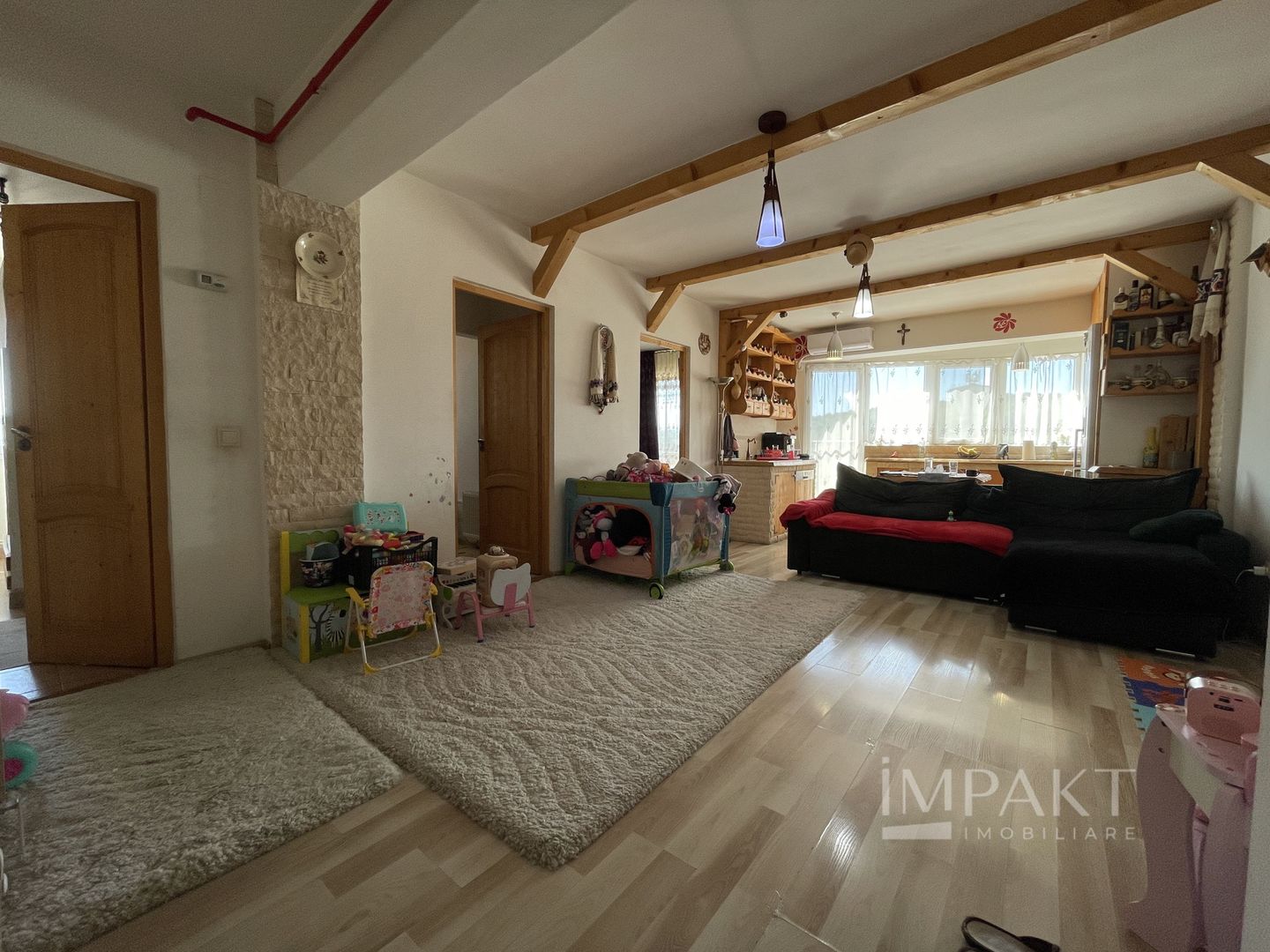 Apartament cu 3 camere spre vanare in zona Baciu! - Poză 1