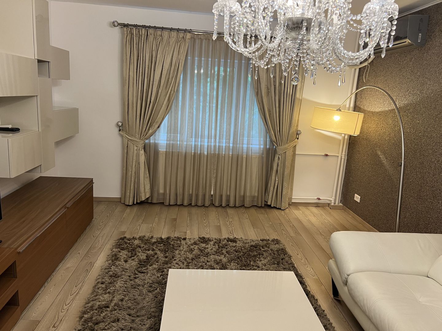 Apartament Lux 4 camere metrou loc parcare - Poză 6