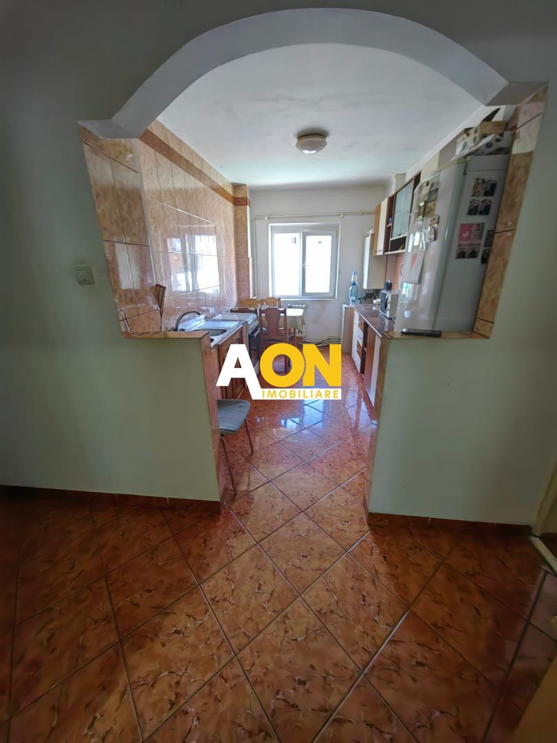 Apartament 3 Camere, Decomandat, Zona Cetate, Etaj 1 - Poză 6