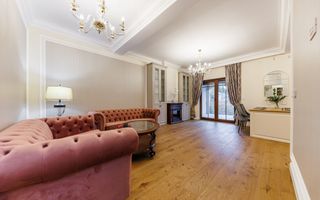 Casa de Lux cu Design Clasic și Piscină la limita dintre Timișoara și Dumbrăvița - Poză 2