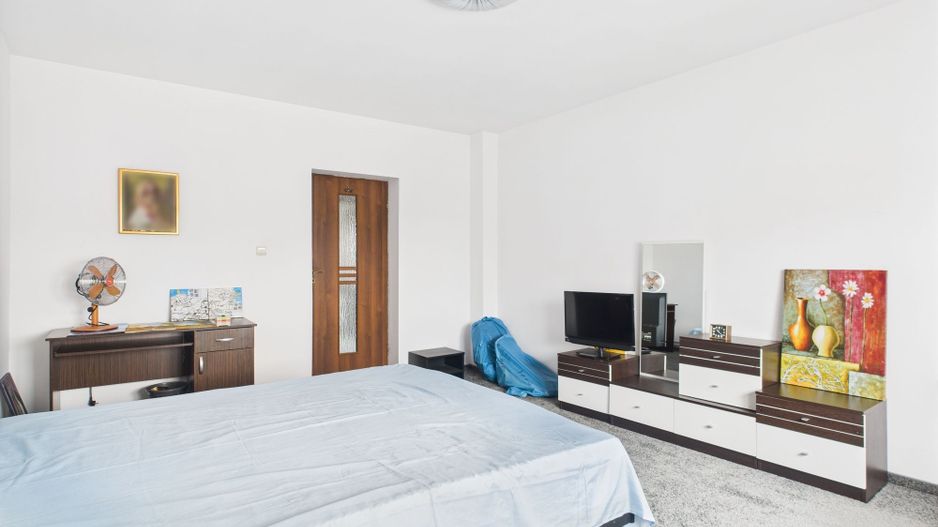 Vilă spațioasă cu 6 camere în Dumbrăvița - Poză 12