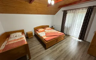Vila cu 8 camere de vanzare, teren 1580mp, Zona Praid - Poză 13