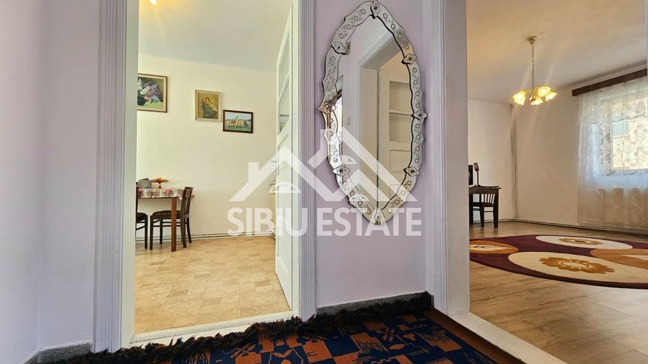 Casa Sibiu central 5 camere, 4 bai - Poză 4
