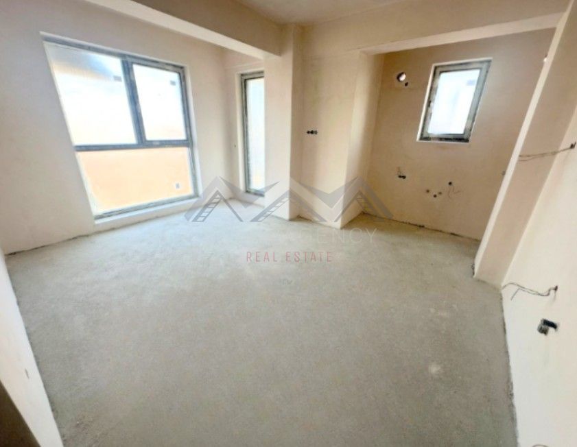 Apartament 3 camere Otopeni central | bloc cu lift, parcare - Poză 1