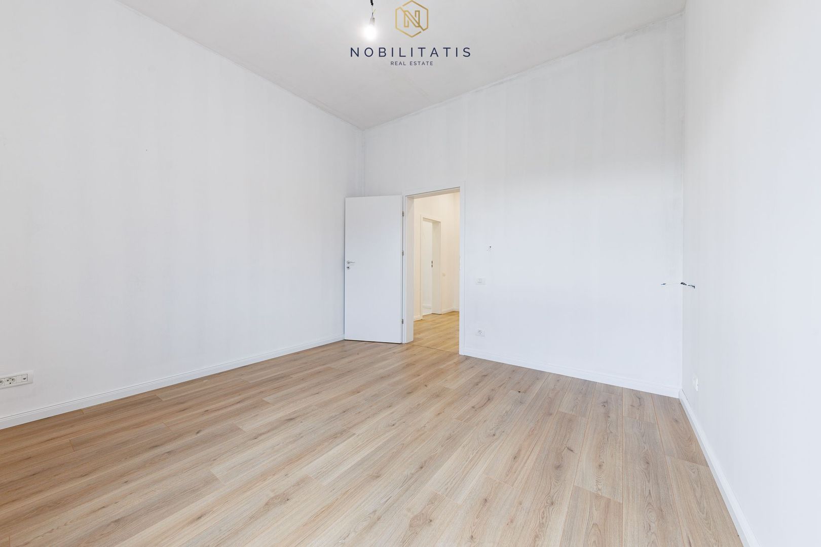 Duplex de vanzare la liziera padurii - 130 mp, 4 bai & 4 dormitoare - Poză 24