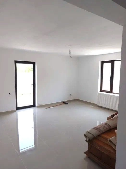 Casa cu 5 camere | Spatii generoase | Buftea - Poză 4
