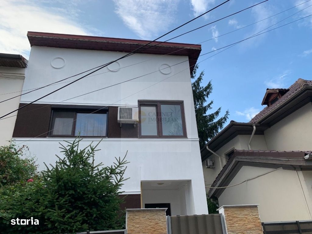 Vilă Elegantă în Domenii – Oportunitate Unică de Vânzare - Poză 1