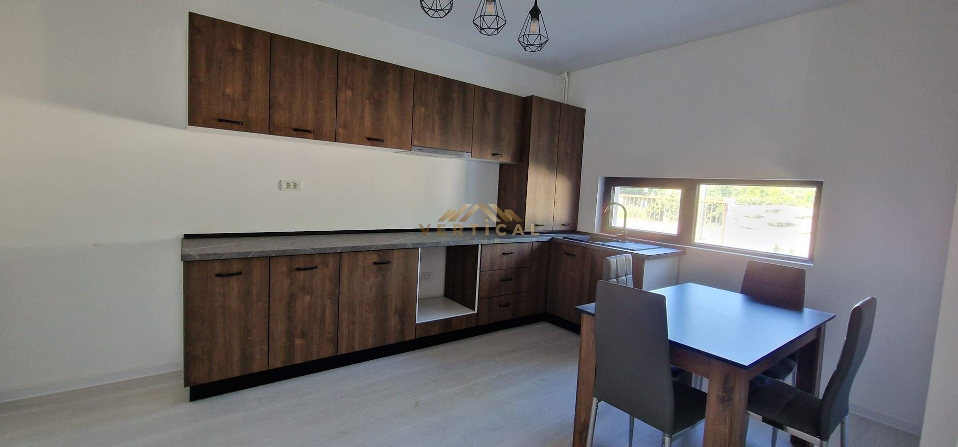 VILA BULEVARD/PRET EXCELENT, COM BERCENI, IF - Poză 8