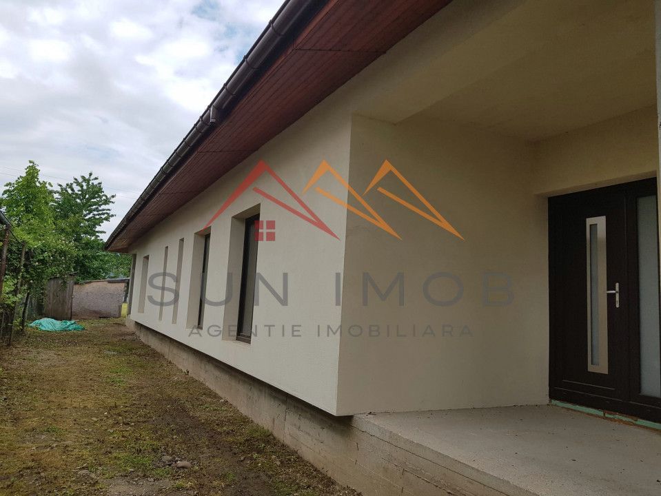 Casa 4 camere, an 2021, teren 1448, Banesti, DN1 - Poză 2