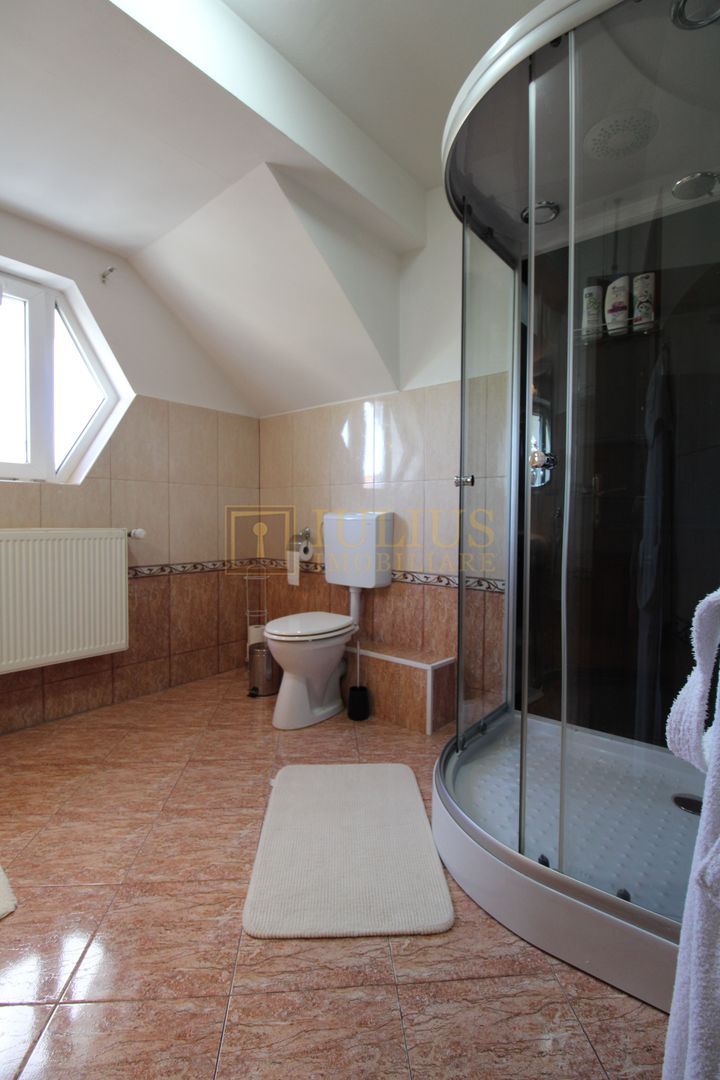 Casa in Blascovici, 5 camere + 3 bai, centrala proprie - Poză 25