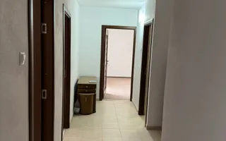 Apartament 3 camere de inchiriat | nemobilat, neutilat | langaDoboz - Poză 18