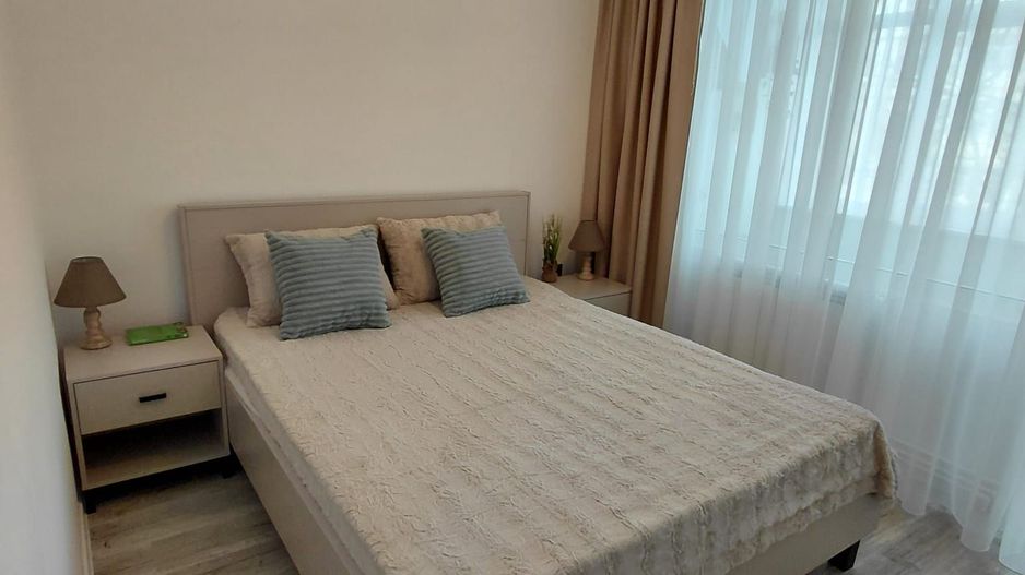 Vanzare - apartament cu 3 camere, Micro 16, renovat, mobilat nou - Poză 7