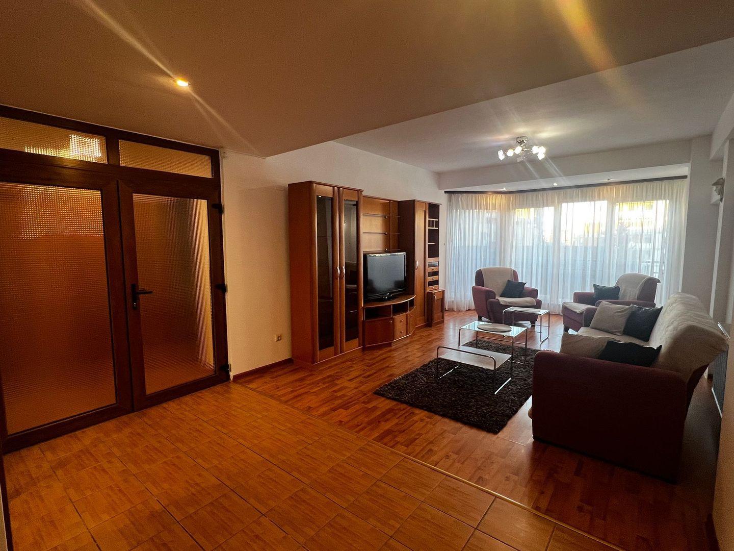 Apartament spatios I Loc parcare cu barieră I Zona Aradului - Poză 2