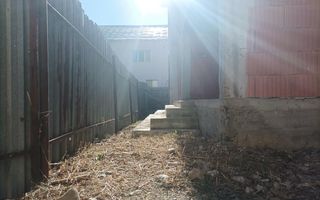 Aproape de oraș! Vânzare casă cu 5 camere în Ulmi! - Poză 5