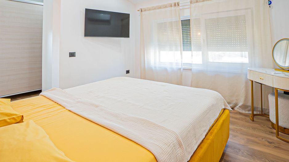 Lumina – Casa P+1E de vânzare, mobilată/echipata, cu piscină si garaj. - Poză 21