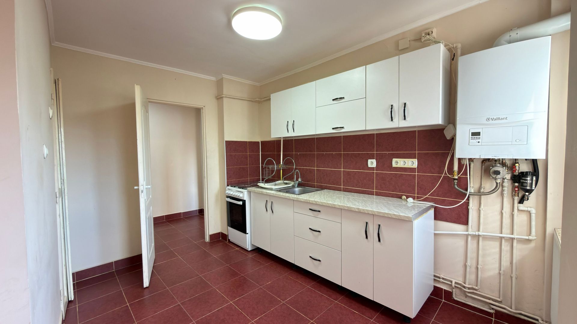 Apartament 3 camere MV1, Etaj IV / Str. Narcisei Nr.9 / Carei - Poză 2