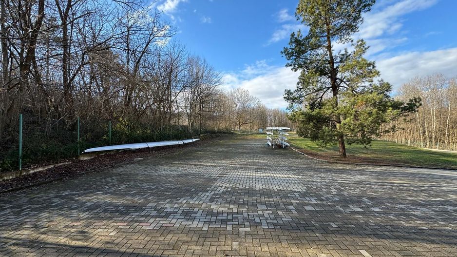 Ansamblu turistic la Lacul Surduc - Poză 3