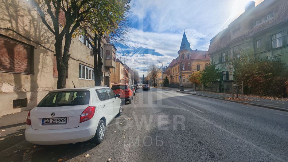 De închiriat apartament 3 camere  etajul 1 zonă ultracentrală. - Poză 10