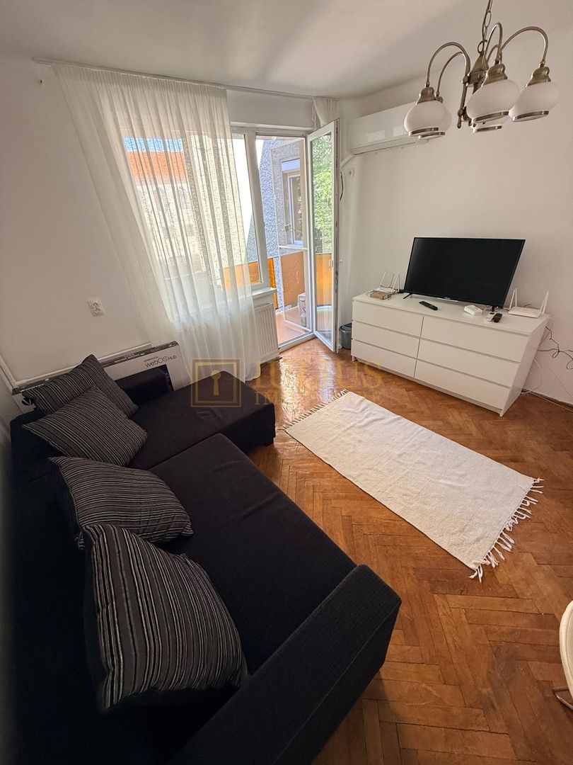 2 camere| vis a vis de Liceul Loga| zona superba, linistita| centrala proprie| - Poză 2