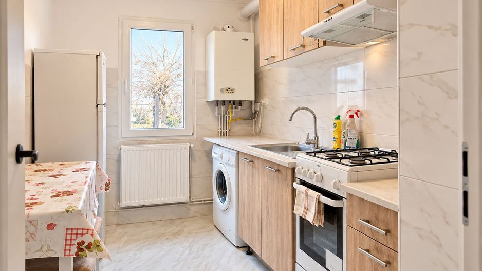 Apartament 2 camere,  50 mp Podu Ros Primaverii 360 euro - Poză 1