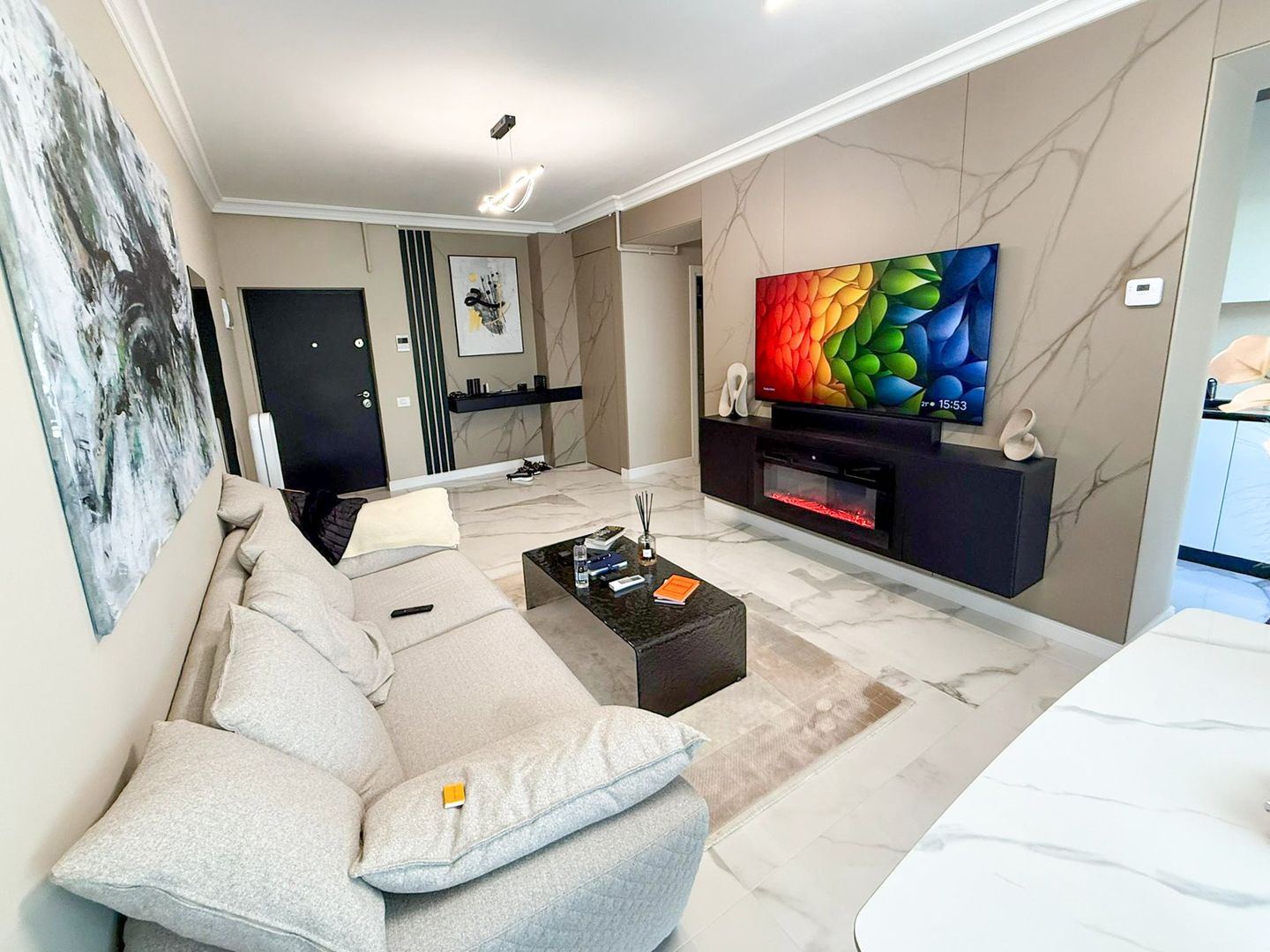 Vânzare apartament 3 camere 82mp - Poză 1